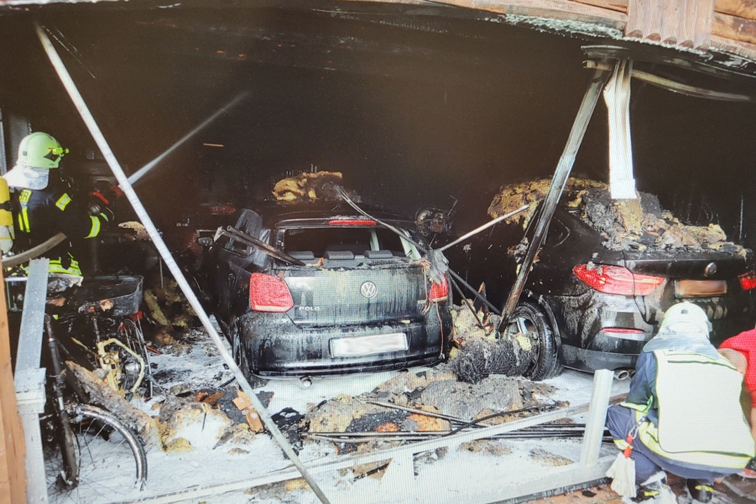 Ausgebrannte Garage Trünzig