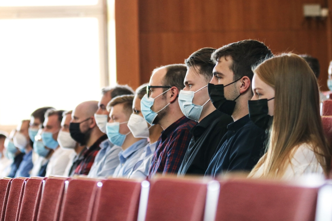 Studierende des 29. Bachelorstudienjahrganges während ihrer Begrüßung an der Hochschule der Sächsischen Polizei (FH)