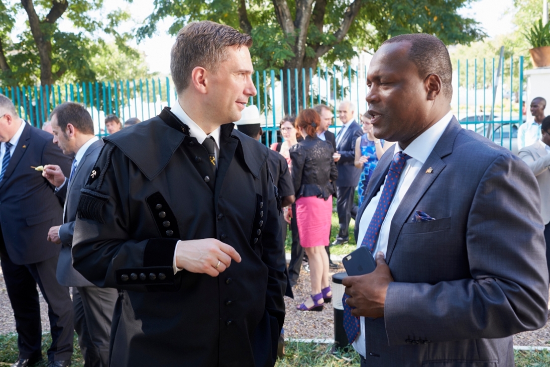 Besuch von Martin Dulig, Wirtschaftsminister und Oberster Bergmann des Freistaates Sachsen, in Mosambik (2017).