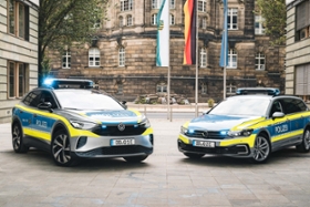 Foto: VW ID.4 und Passat GTE gehen für eine Testphase als Streifenwagen zur Polizei Sachsen.