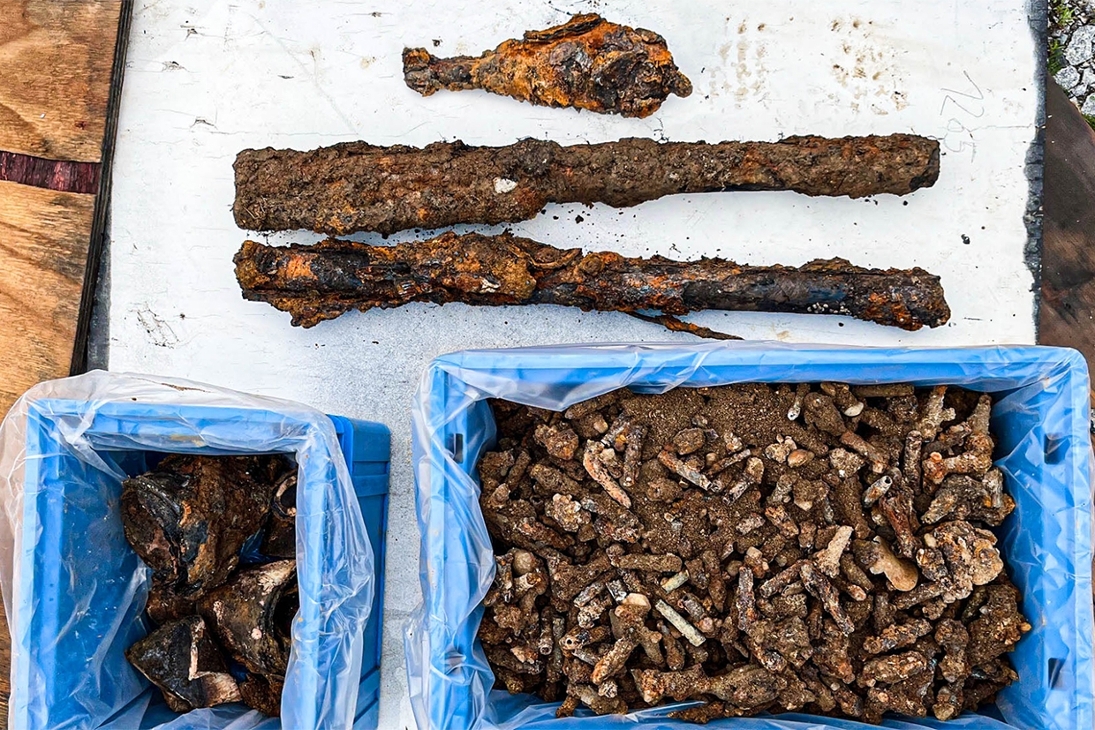 Munitionsschrott (Reste von Panzerfäusten, Wurfgranaten und Patronenhülsen), welcher auf dem Areal des Campus Bautzen gefunden wurde