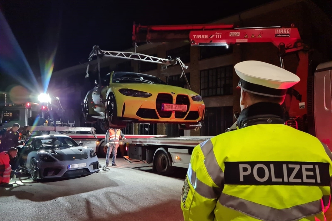 Durch die Leipziger Verkehrspolizei wurden in Absprache mit der zuständigen Bereitschaftsrichterin zwei Fahrzeuge eingezogen und die Beschlagnahme der Führerscheine der Fahrer angeordnet.