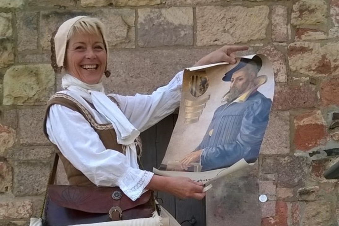 Veronika Leonhardt alias Anna Agricola mit einem Bildnis ihres Ehemanns - dem berühmten Universalgelehrten Georgius Agricola