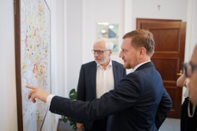 Foto: Ministerpräsident Michael Kretschmer trifft den Wojewoden der Wojewodschaft Niederschlesien, Jarosław Obremski, zum Gespräch.