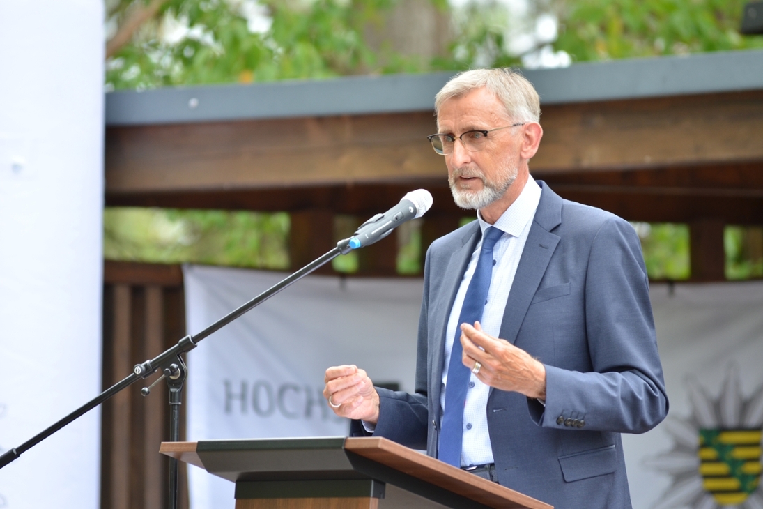 Staatsminister Armin Schuster spricht die Festrede zur Amtseinführung an der Hochschule der Sächsischen Polizei (FH).