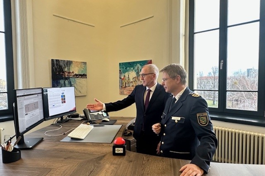 Leitender Oberstaatsanwalt der Staatsanwaltschaft Dresden Wolfgang Schwürzer und Polizeipräsident der Polizeidirektion Dresden Lutz Rodig