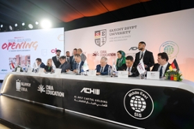 Foto: Unterzeichnung eines Memorandum of Understanding der (Pro-)Rektoren der Westsächsischen Hochschule Zwickau, TU Bergakademie Freiberg und Hochschule Zittau/Görlitz mit der Saxony Egypt University sowie der Saxony International School. Ziel der Absichtserklärung ist es, gemeinsame akademische und wissenschaftliche Aktivitäten zu fördern und den Austausch von wissenschaftlichem Personal sowie Studierenden zu ermöglichen.