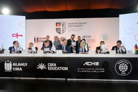 Foto: Unterzeichnung eines Memorandum of Understanding der (Pro-)Rektoren der Westsächsischen Hochschule Zwickau, TU Bergakademie Freiberg und Hochschule Zittau/Görlitz mit der Saxony Egypt University sowie der Saxony International School. Ziel der Absichtserklärung ist es, gemeinsame akademische und wissenschaftliche Aktivitäten zu fördern und den Austausch von wissenschaftlichem Personal sowie Studierenden zu ermöglichen.