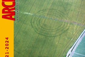 Foto: Das Bild auf dem Cover zeigt eine Luftaufnahme der Kreisgrabenanlagen bei Kyhna in Nordsachsen.