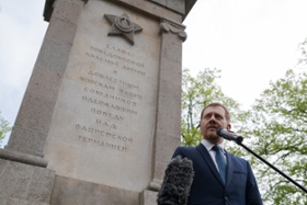 Foto: Ministerpräsident Michael Kretschmer nimmt an der Gedenkveranstaltung zum 80. Jahrestag der Begegnung an der Elbe in Torgau teil.