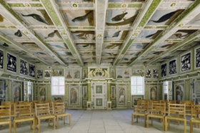 Foto: Radebeul, Hoflößnitz, Festsaal im Obergeschoss, bemalte Wandvertäfelungen und Deckengemälde