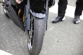 Foto: Abgefahrener Vorderreifen Kawasaki