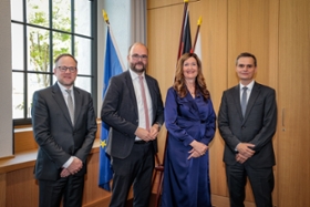 Foto: v. l. n. r.: Oliver Gaber, Kaufmännischer Geschäftsführer des SIB, Christian Piwarz, Staatsminister des Sächsischen Staatsministeriums der Finanzen, Heike Krenkel, neue Leiterin der SIB-Niederlassung Chemnitz, und Falk Reinhardt, Technischer Geschäftsführer des SIB