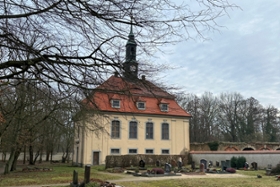 Foto: Schlosskirche Tiefenau, Außenansicht