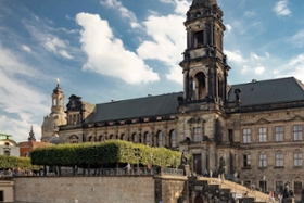 Foto: Elbansicht vom Ständehaus an der Brühlschen Terrasse Dresden