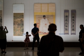 Foto: Besichtigung des Palastmuseums in Taipei City und Austausch zu Kooperationsmöglichkeiten mit Vertretern des Museums.