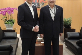 Foto: Ministerpräsident Michael Kretschmer besuchte den Hauptsitz von TSMC in Hsinchu (Taiwan) und führte ein Gespräch mit CEO & Chairman Dr. C. C. Wei.