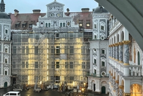 Foto: Fassadensanierung im Großen Schlosshof des Dresdner Residenzschlosses