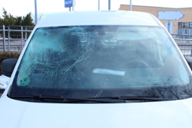 Foto: Von Eisscholle beschädigte Frontscheibe