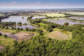 Foto: Teichgruppe bei Guttau im UNESCO-Biosphärenreservat Oberlausitzer Heide- und Teichlandschaft, ©Steffen Krausche