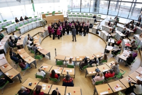 Foto: Festveranstaltung zum Internationalen Frauentag_Blick in den Plenarsaal