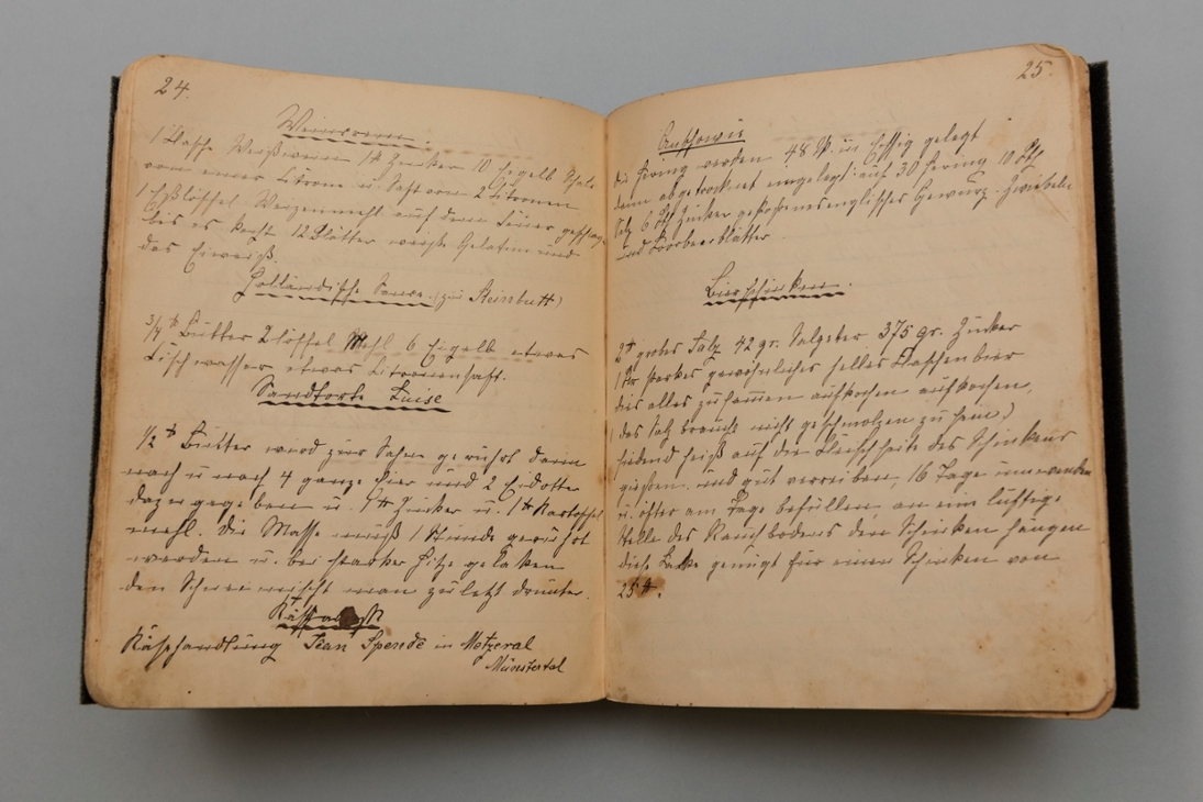 Das handschriftliche Kochbuch von Ursula Winningtons Großmutter Olga aus dem 19. Jh., mit dem sie ihre Kochleidenschaft entdeckte.