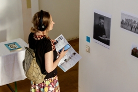 Foto: Bild 3: Audiowalk „Wenn Wände sprechen“ im ehemaligen Bethaus des Rabbiners Israel Friedmann in Leipzig während der Jüdischen Woche Leipzig. Der Rundgang wurde kreiert von den Künstlern Anne Zacho Søgaard, Hermann Heisig und Camilla Fehér und startet am Sonntag wieder.