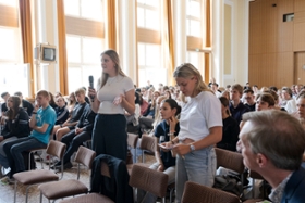 Foto: Zum vierten Mal sind Schülerinnen und Schüler aus Sachsen zur Jugendfreiheitskonferenz eingeladen. In der Gedenkstätte Bautzner Straße konnren die Teilnehmer an Workshops, Filmvorführungen, Gesprächen mit Zeitzeugen
sowie Führungen durch die Gedenkstätte teilnehmen