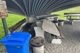 Foto: beschädigte Tischplatte