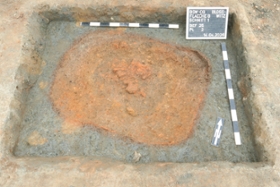 Foto: Reste eines bronzezeitlichen Ofens, der bei Bloßwitz, Gemeinde Stauchitz entdeckt wurde