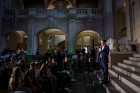 Foto: Jugendzukunftskonferenz 2026 – Zusammen mehr bewegen! in die Sächsische Staatskanzlei in Dresden. Die Veranstaltung wird gemeinsam mit dem Landesschülerrat Sachsen und dem Sächsischen Staatsministerium für Kultus durchgeführt und von Aktion Zivilcourage e. V. organisiert. Die Jugendzukunftskonferenz bietet jungen Menschen die Möglichkeit, ihre Fragen, ldeen und Anliegen direkt mit mir sowie weiteren Mitgliedern der Sächsischen Staatsregierung zu diskutieren.