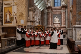 Foto: Ministerpräsident Kretschmer nimmt mit der Delegation anlässlich des 30-jährigen Bestehens des Staatskirchenvertrags an einem Gottesdienst sowie an einem anschließenden Empfang im Päpstlichen Institut Santa Maria dell’Anima teil. Musikalische Gestaltung des Gottesdienstes durch die Dresdner Kapellknaben