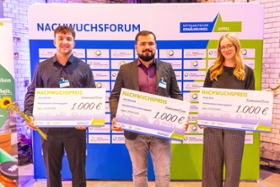 Foto: Die Preisträger von links nach rechts: Nico Richter, Jan Ferdinand Horneck, Emily Kutz.