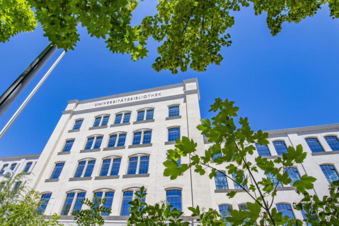 Das historische Gebäude der „Alten Aktienspinnerei“ an der Straße der Nationen 33 in Chemnitz ist der neue Standort der Universitätsbibliothek der TU Chemnitz.
